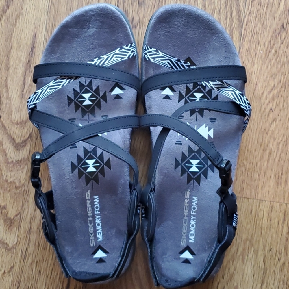 Skechers memory foam sandals size 9